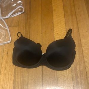 This great is gently used bra from pink and in great condition with no flaws.
